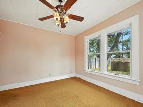 1042 N Clinton Avenue , Dallas Texas 75208