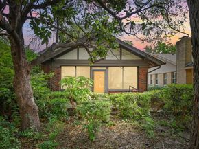 1042 N Clinton Avenue , Dallas Texas 75208