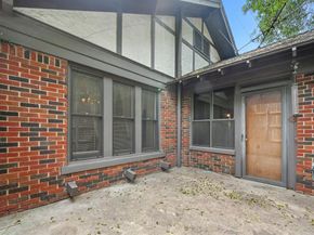1042 N Clinton Avenue , Dallas Texas 75208