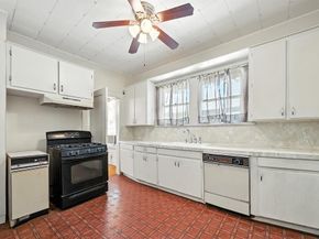 1042 N Clinton Avenue , Dallas Texas 75208