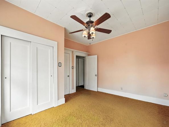 1042 N Clinton Avenue , Dallas Texas 75208