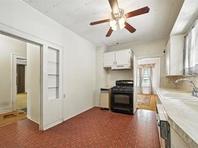 1042 N Clinton Avenue , Dallas Texas 75208