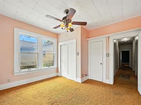 1042 N Clinton Avenue , Dallas Texas 75208