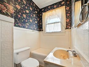 1042 N Clinton Avenue , Dallas Texas 75208