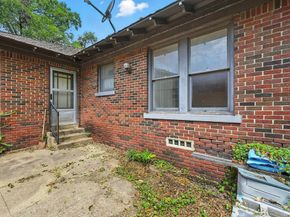 1042 N Clinton Avenue , Dallas Texas 75208