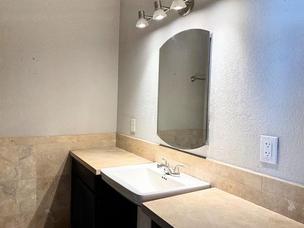 7770  Meadow Road  106, Dallas Texas 75230
