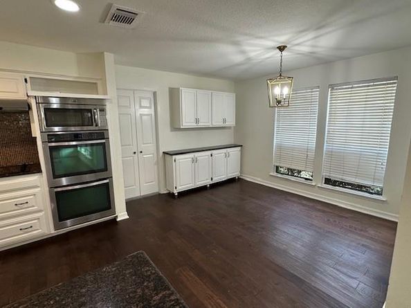 2704  Yorkshire Court , Grapevine Texas 76051