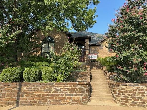 2704  Yorkshire Court , Grapevine Texas 76051