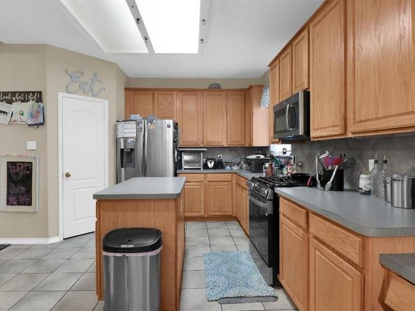 2115  Crestwood Trail , Mansfield Texas 76063