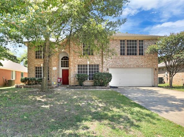 2115  Crestwood Trail , Mansfield Texas 76063