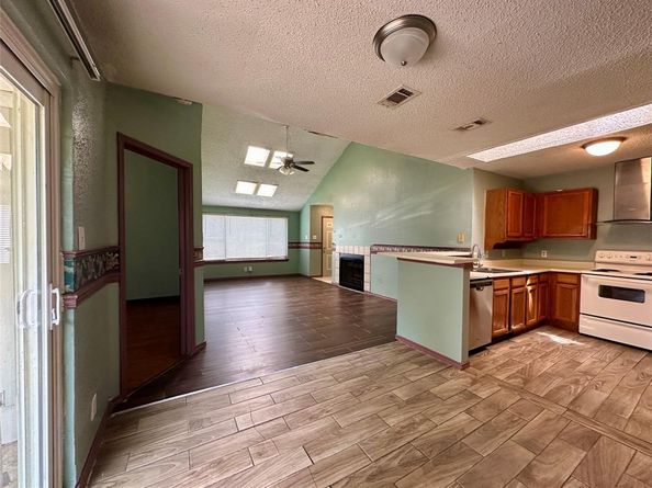 1416  Woodfern Drive , Arlington Texas 76018