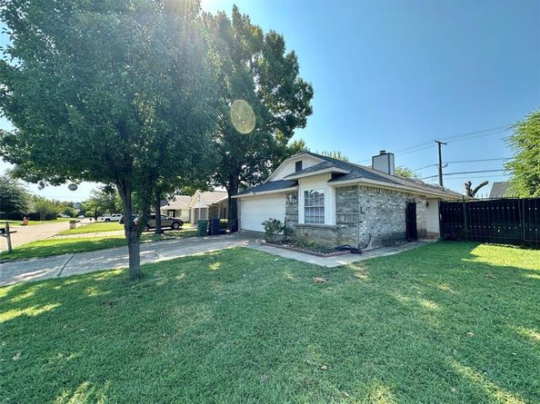 1416  Woodfern Drive , Arlington Texas 76018