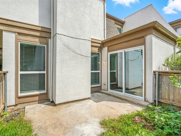 1818  Place One Lane , Garland Texas 75042