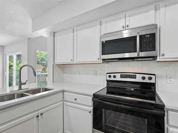1818  Place One Lane , Garland Texas 75042