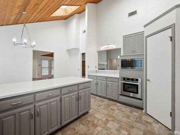 1036  Clinton Street , Carrollton Texas 75007