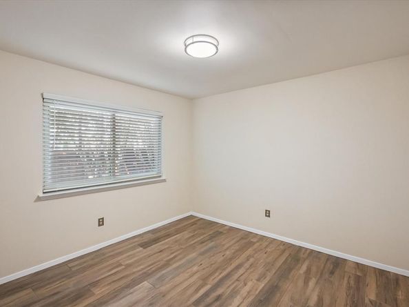 1036  Clinton Street , Carrollton Texas 75007