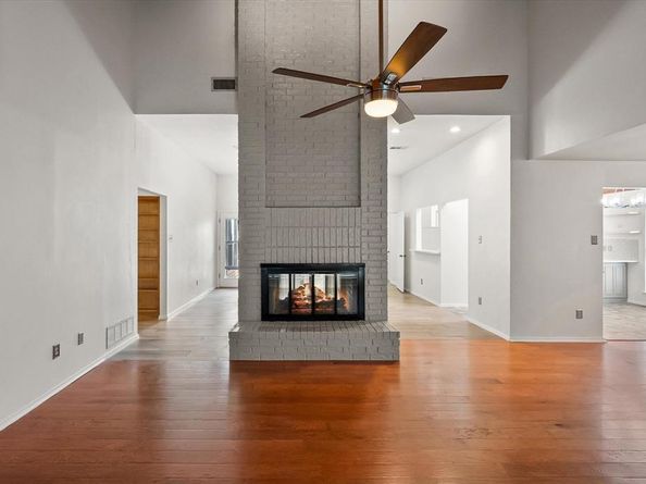 1036  Clinton Street , Carrollton Texas 75007