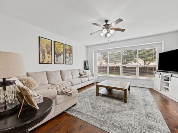 557  Vickie Street , Crowley Texas 76036