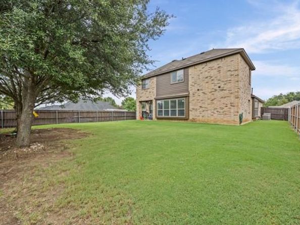 557  Vickie Street , Crowley Texas 76036