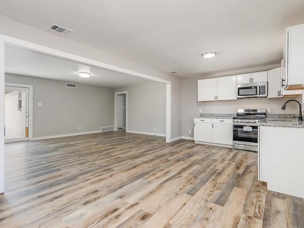 809  Carroll Drive , Garland Texas 75041