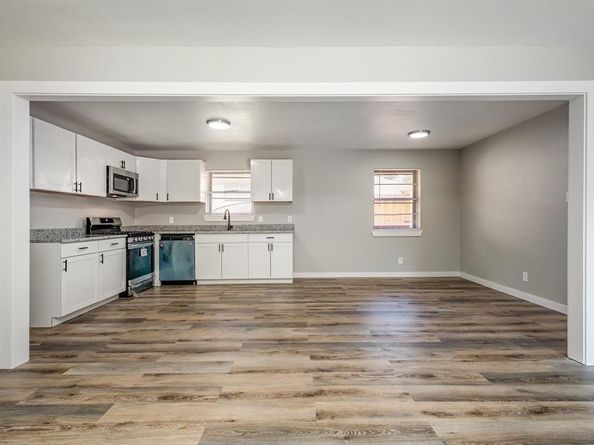 809  Carroll Drive , Garland Texas 75041