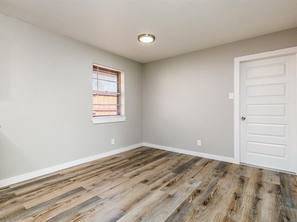 809  Carroll Drive , Garland Texas 75041