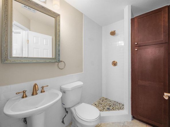 4104 N Hall Street  326, Dallas Texas 75219