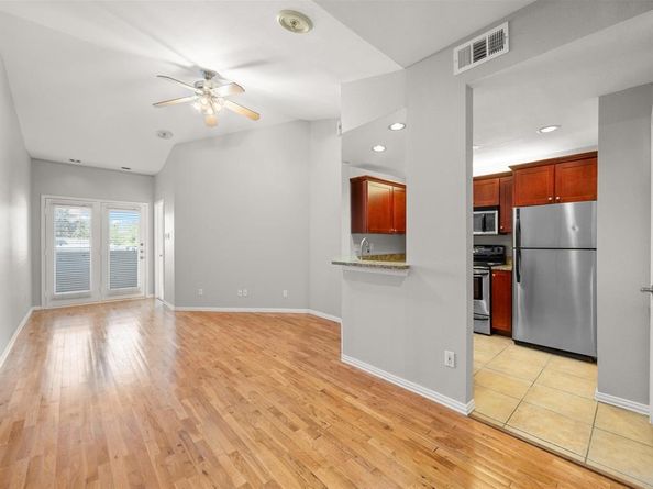 4104 N Hall Street  326, Dallas Texas 75219