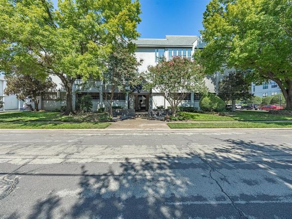 4104 N Hall Street  326, Dallas Texas 75219