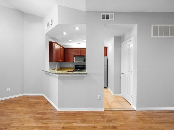 4104 N Hall Street  326, Dallas Texas 75219