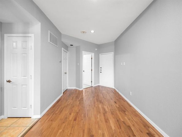 4104 N Hall Street  326, Dallas Texas 75219