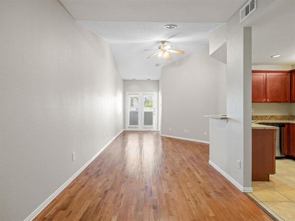 4104 N Hall Street  326, Dallas Texas 75219