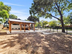 624 N Vernon Avenue , Dallas Texas 75208