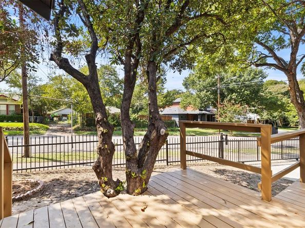 624 N Vernon Avenue , Dallas Texas 75208