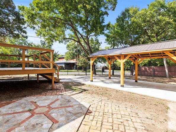 624 N Vernon Avenue , Dallas Texas 75208