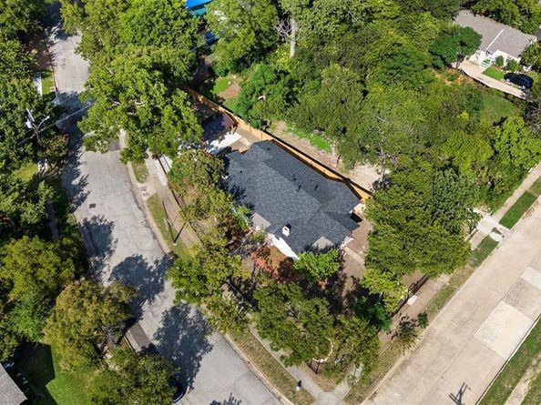 624 N Vernon Avenue , Dallas Texas 75208