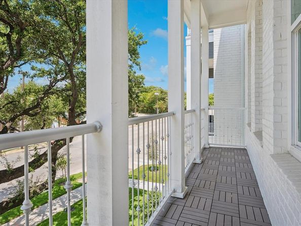 1308 E Crosby Road , Carrollton Texas 75006