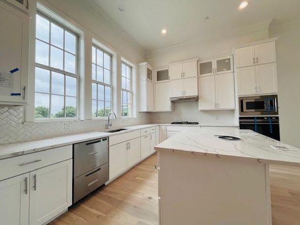 1308 E Crosby Road , Carrollton Texas 75006