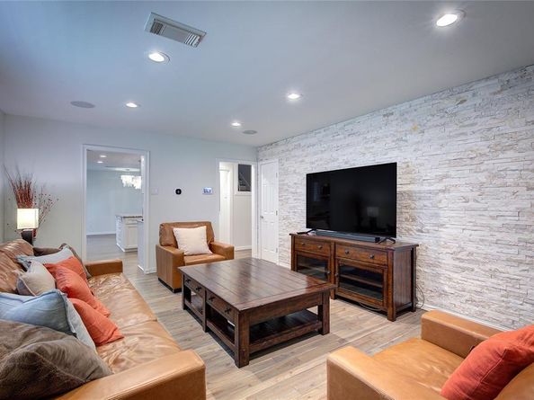 8415  Gladwood Lane , Dallas Texas 75243