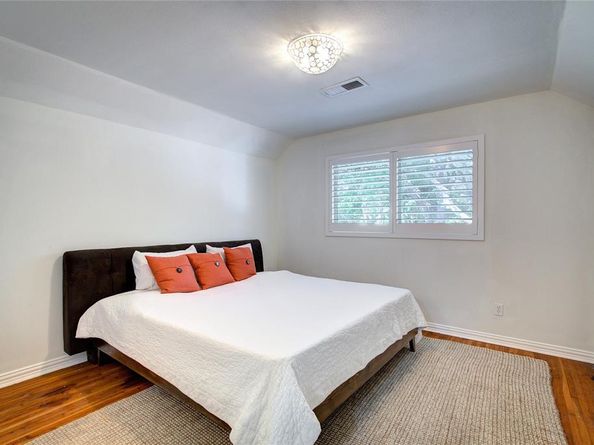 8415  Gladwood Lane , Dallas Texas 75243