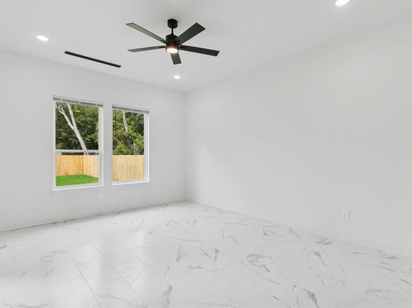 4715 S Denley Drive , Dallas Texas 75216