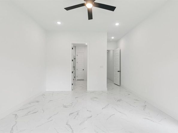 4715 S Denley Drive , Dallas Texas 75216