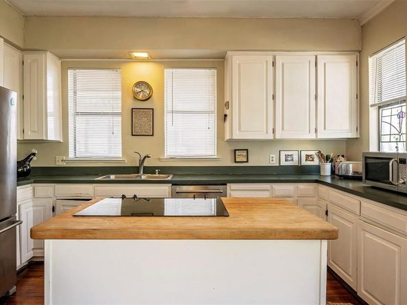 1306  Elizabeth Boulevard , Fort Worth Texas 76110