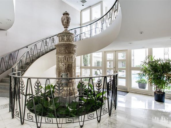 6144  Averill Way  203E, Dallas Texas 75225