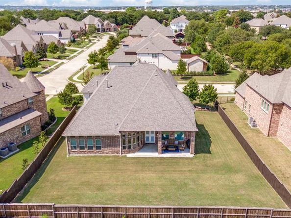 6809  Strauss  , Colleyville Texas 76034