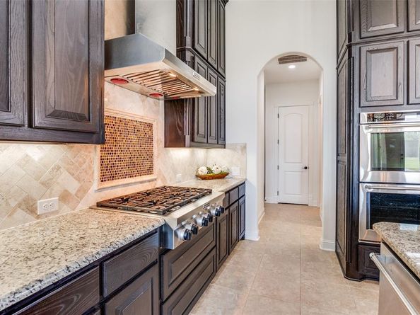 6809  Strauss  , Colleyville Texas 76034