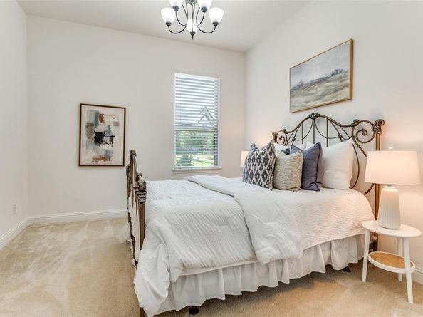 6809  Strauss  , Colleyville Texas 76034