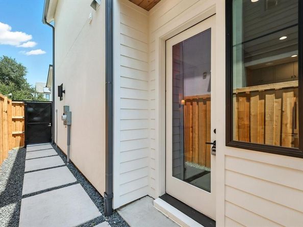 4518  Hopkins Avenue , Dallas Texas 75209