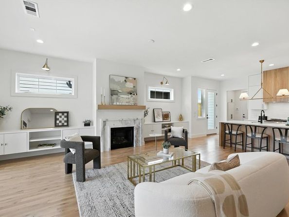4518  Hopkins Avenue , Dallas Texas 75209