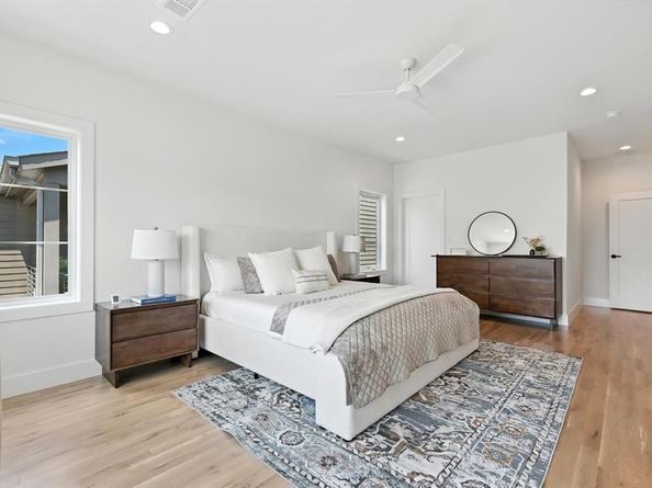 4518  Hopkins Avenue , Dallas Texas 75209